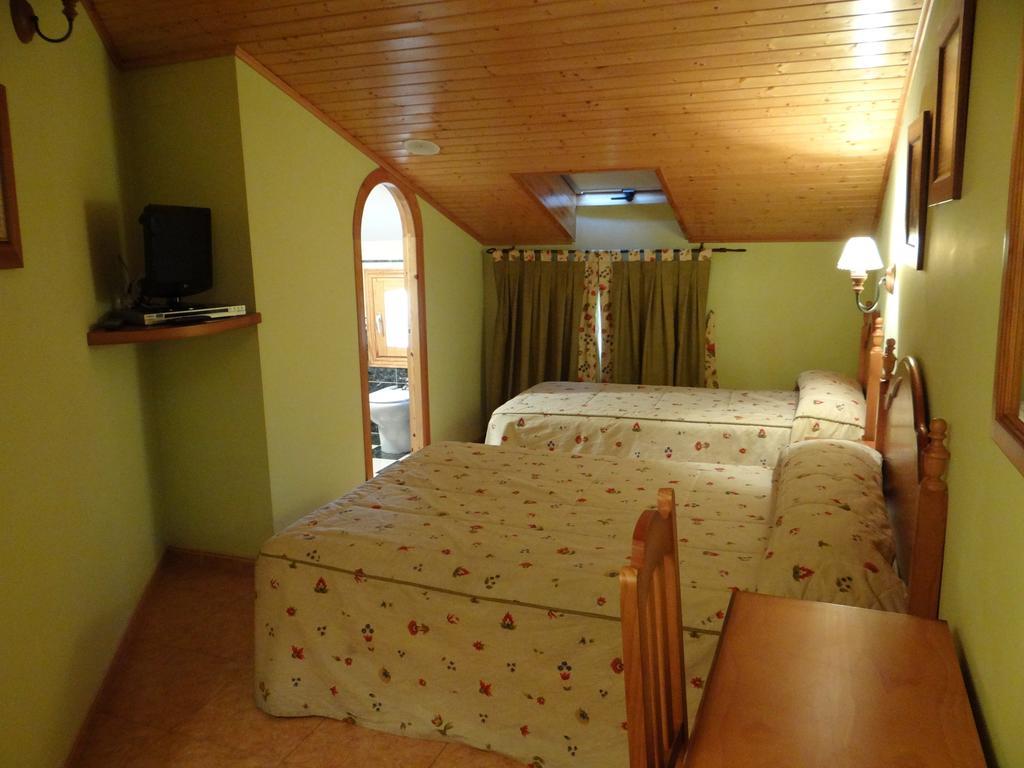 Hotel Casa Carmen Benabarre Esterno foto