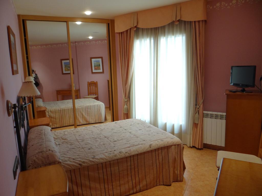 Hotel Casa Carmen Benabarre Camera foto