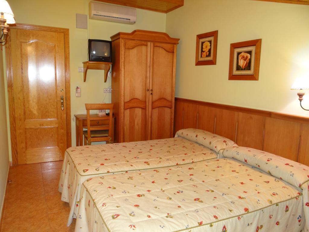 Hotel Casa Carmen Benabarre Camera foto