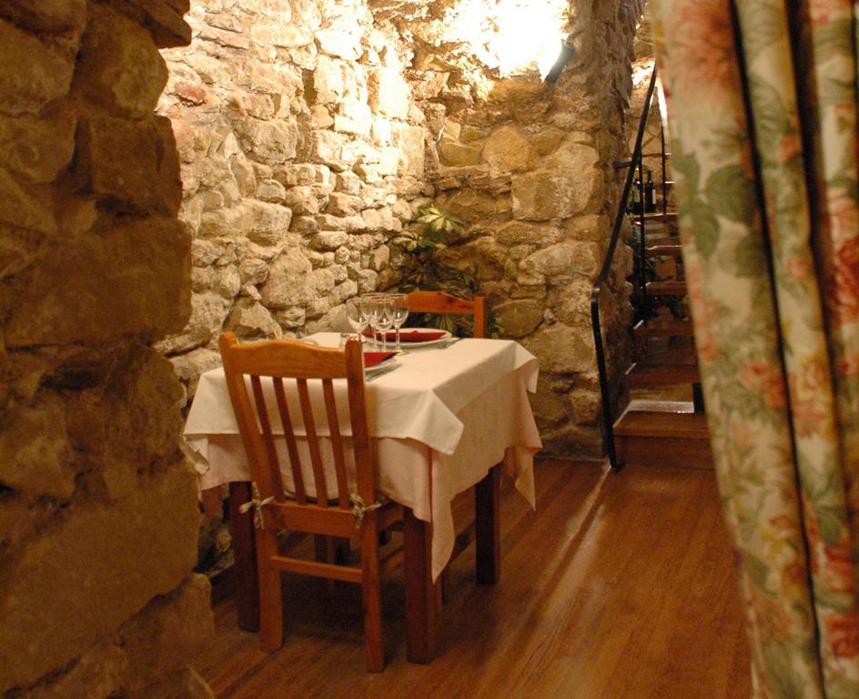 Hotel Casa Carmen Benabarre Esterno foto