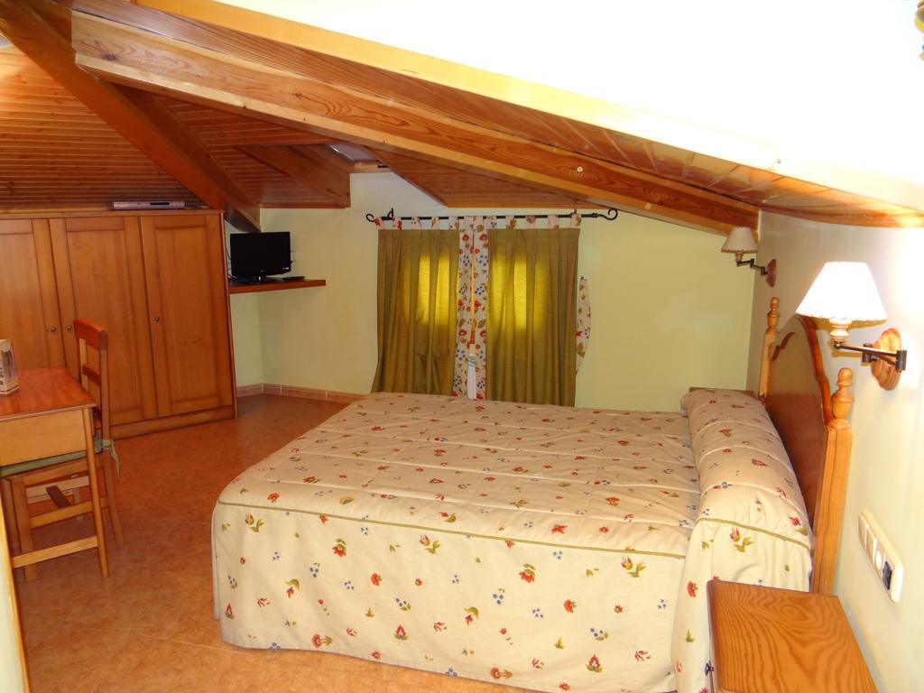 Hotel Casa Carmen Benabarre Camera foto
